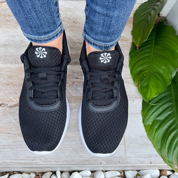 🤍🖤Nike Comfy day🖤🤍Tanjun  Running New - Picture 4 of 8
